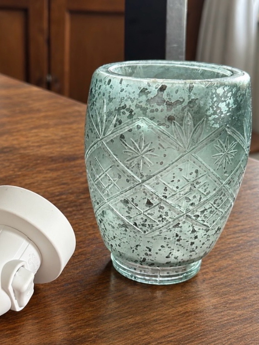 Scentsy Decorative Aqua Frosted Plug In.